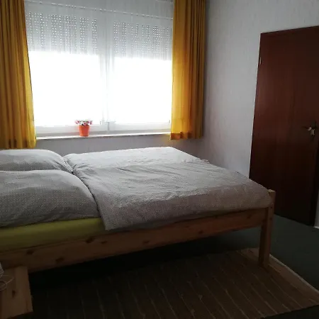 Weingut Helmut Barzen * Zell an der Mosel